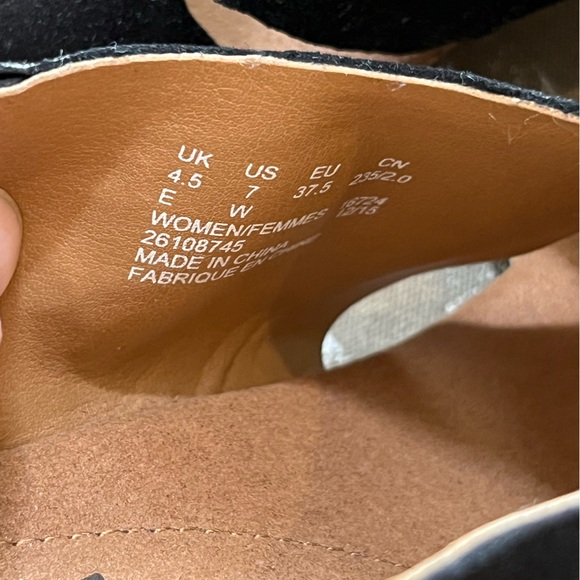 Clarks Black Suede Sandals Size 7 Wide - Picture 7 of 7